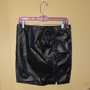 Elegant Black Ruched Skirt